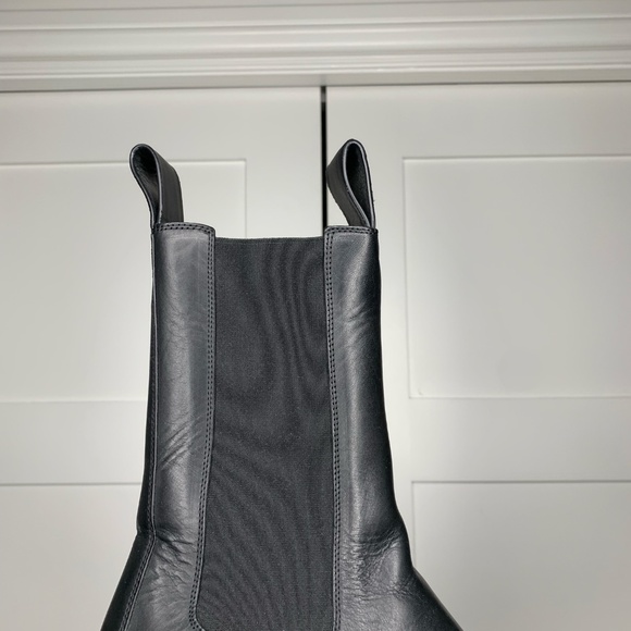 Bottega Veneta Tire Lug Leather Black Chelsea Boots - Picture 10 of 15